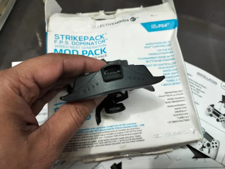 Collective%20Minds%20Strike%20Pack%20V2%20F.%20P.%20S.%20FPS%20Dominator%20Controller%20Adapter%20CollectiveMinds%20CM00085%20Strikepack%20Series%202%20Mod%20Pack%20for%20PS4%20Controller%20Joystick%20with%20MODS%20&%20Paddles%20-%20Image%205