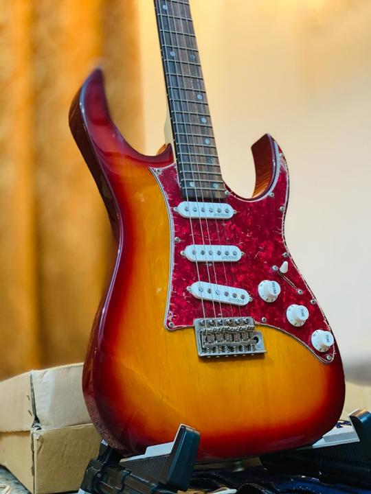 Electric%20Guitar%20+%20FREE%20Mini%20Amplifier%20%20%F0%9F%96%A4%20%20(10%20in%20one%20Offer%F0%9F%8E%B8)%20Biggest%20Offer%20(%20Branded%20Guitars%20)%20Original%20Pics%20-%20Image%205