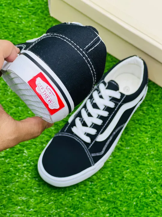 Vans%20Old%20Skool%20Black%20Canvas%20Imported%20Sneakers%20for%20Boys%20-%20Image%203