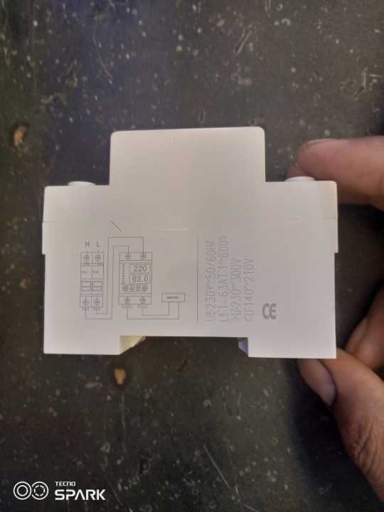 voltage%20protector%20breaker%20-%20Image%203
