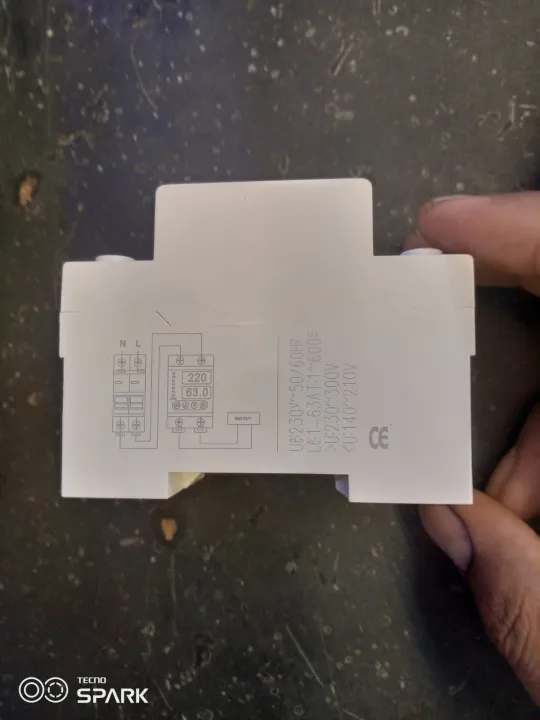 voltage%20protector%20breaker%20-%20Image%203