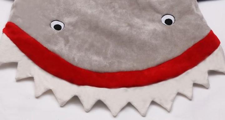Kids%20Sleeping%20Bag%20Shark%20Shaped%20Blanket%20-%20Image%204