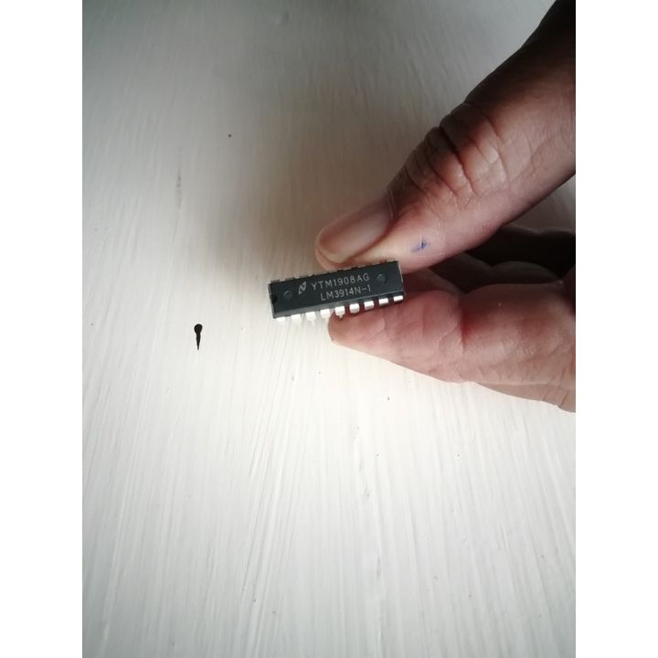 Pack of 5 - LM3914 dot / bar display driver IC - LM3914N