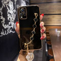 For Vivo V21 / Vivo V21e 4G / Vivo Y73 Back Cover with Lucky Clover Bracelet Luxury 6D Plating Frame Shiny Girls Women Phone Case Soft Silicone Square Protective Cases Pouch Girls. 