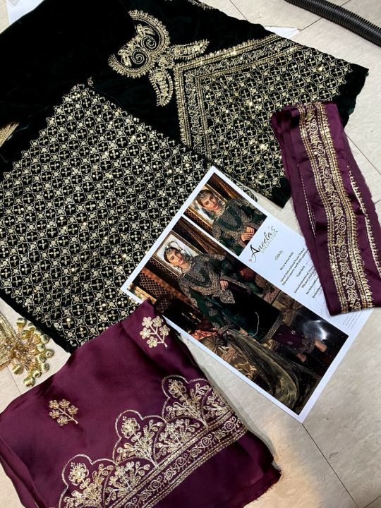 Unstitched%20Aneelas%20Luxury%20Velvet%20Party%20Wear%20Dress%20%7C%209000%20Micro%20Velvet%20Embroidered%20Zari%20&%20Sequence%20Work%20%7C%20Ready%20to%20Wear%203-Piece%20Suit%20-%20Image%205