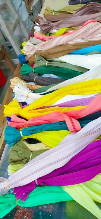 (12%20pec)%20Ladies%20clothes%20zip%20-%20Image%204