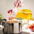 New 600ml Kitchen Storage Bottle with Automatic Opening and Closing of Glass Oiler Oil Bottle Seasoning Soy Sauce Vinegar Bottle Oil Dispenser Bottle for Kitchen, Automatic Flip Cap Cooking Oil Dispenser. 