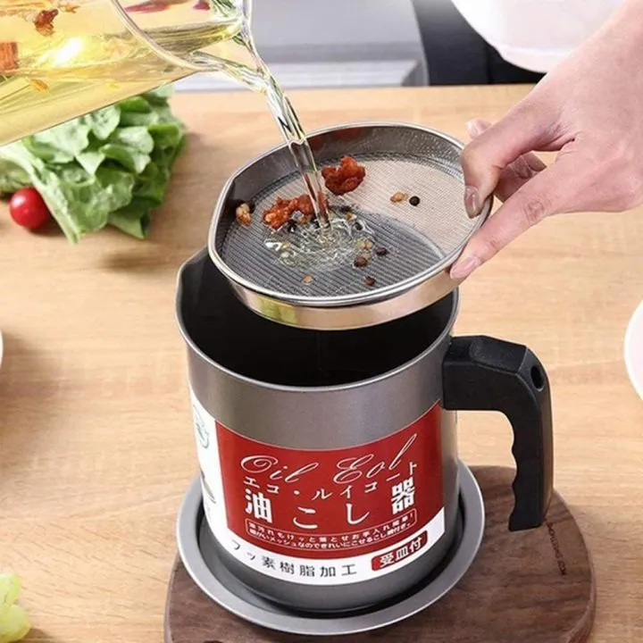 Oil%20Filter%20Pot%20for%20Kitchen%20%7C%20Stainless%20Steel%20Oil%20Container%20with%20Filter%20-%20Image%204