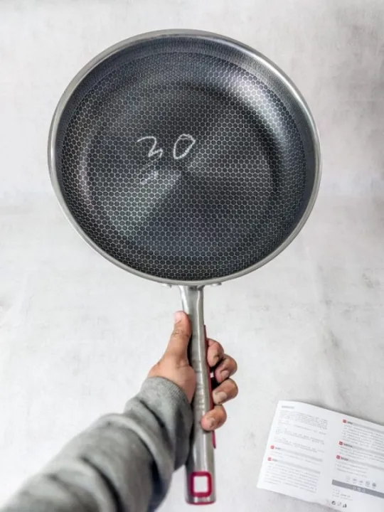 Stainless%20Steel%20Frying%20Pan%20316%20Stainless%20Steel%20Household%20Flat%20Bottom%20Cooking%20Pan%20With%20Steel%20Handle%20Double-sided%20Honeycomb%20Uncoated%20Non-stick%20Pan%20Home%20Kitchen%20Cookware%20(Color%20:%20Black,%20Size%20:%2034cm)%20-%20Image%203