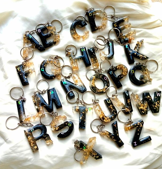 Customize%20Alphabet%20keychain%20%7C%20Resin%20keychains%20%7C%20Keychain%20for%20girls%20%7C%20Keychain%20for%20boys%20%7C%20Keychain%20for%20bags%20%7C%20Black%20Gold%20Theme%20-%20Image%207