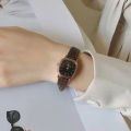 Women's Simple Vintage Watches for Women Dial Wristwatch Leather Strap Wrist Watch High Quality Ladies Casual Bracelet Watches. 