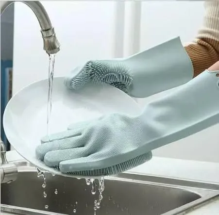 Reusable%20Silicone%20Cleaning%20Gloves%20with%20Scrubber%20%E2%80%93%20Heat%20Resistant%20Magic%20Washing%20Gloves%20Pair%20for%20Kitchen,%20Dishwashing,%20Car%20&%20Household%20Cleaning%20-%20Image%204