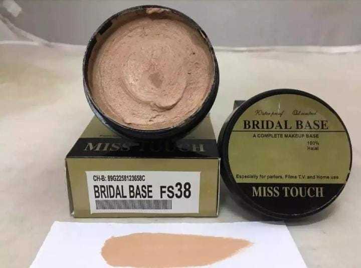 Bridal%20Base%20Full%20Coverage%20Bridal%20Base%20Long%20Lasting%20Makeup%20Miss%20Touch%20-%20Image%207