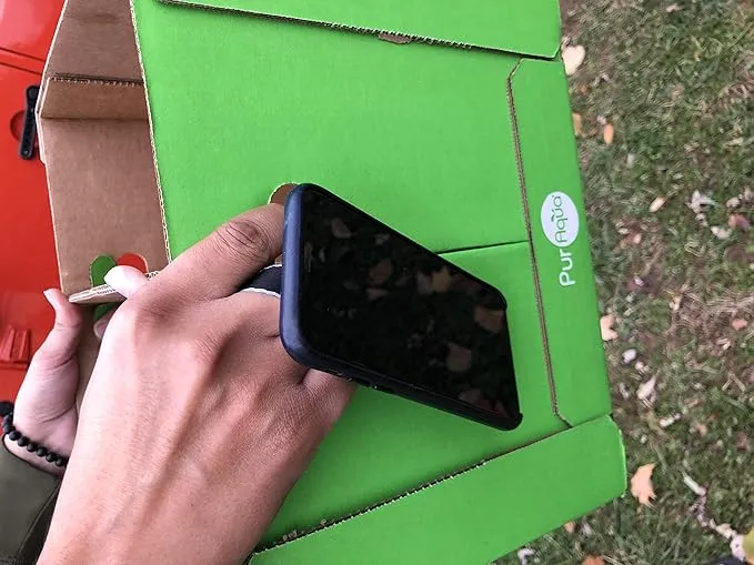 Ungrip%20Phone%20Grip%20Finger%20Grip%20Ring%20Holder%20-%20Image%205