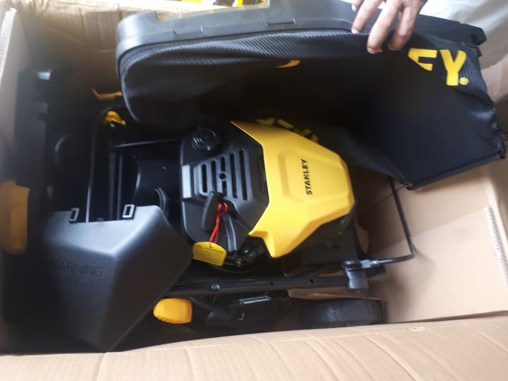 Stanley%20Petrol%20Lawn%20Mower%20-%20Grass%20Cutter%20-%20Self%20Push%20-%2020%20inch%20-%2060L%20Bag%20-%208%20Heights%20-%20SLM-196-510-SP%20-%20196cc%20Petrol%20Engine%20-%20Heavy%20Duty%20-%20Image%208