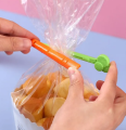 5 PCS Food Bag Sealing Clip Portable Carrot Shape Closure Clips Sealer Fresh Keeping Food Packaging. 