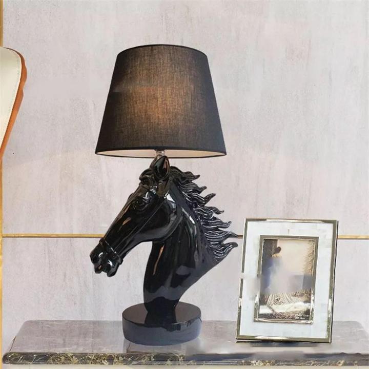 Pack of 2 Nordic Table Lamp LED Creative Vintage Resin Horse Head Shape Desk Lights for Home Living Room Bedroom Bedside Decor