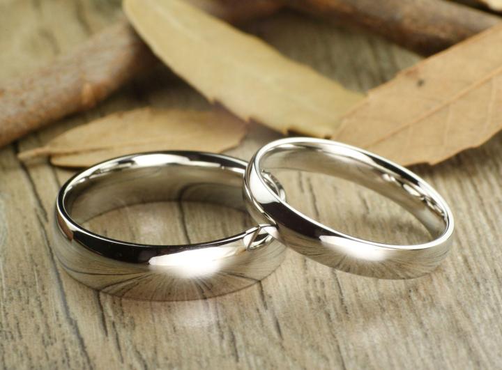 Silver%20Couple%20Rings%20Set%20-%20Image%203