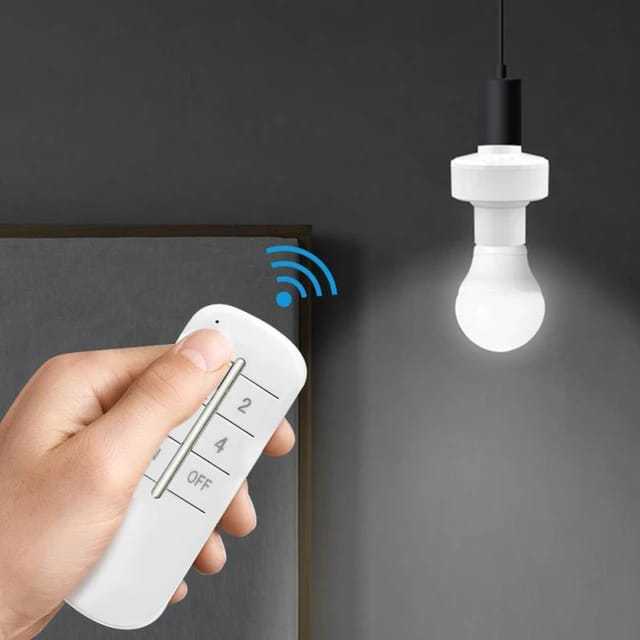 WIRELESS%20REMOTE%20CONTROL%20BULB%20%20HOLDER%20-%20Image%202