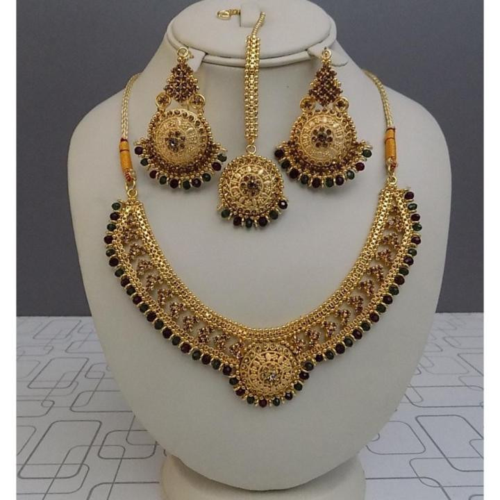 Beautiful Traditional Styled Golden Jewelry Set With Bindiya  For Ladies