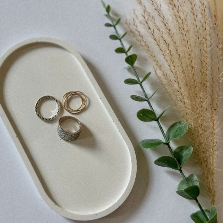 Decorative%20Oval%20jewellery%20dish,%20Beige%20jewellery%20tray,%20Oval%20Trinket%20Dish,%20Simple%20colour%20tray,%20Bathroom%20Accessory,%20Ceramic%20dish,%20trinket%20tray/Customized%20-%20Image%204