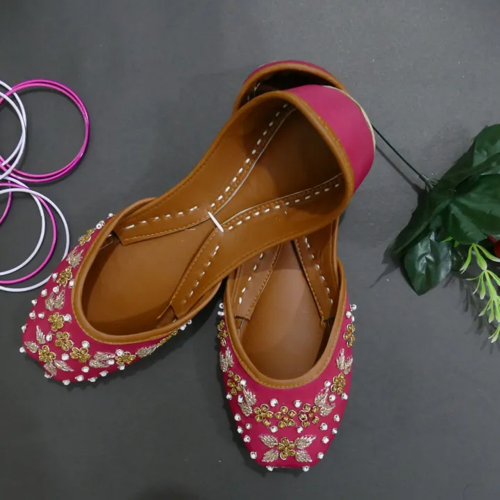 Premium%20Quality%20handmade%20leather%20khussa%20multani%20ladies%20khussa%20for%20woman%20Elegant%20khussa%20for%20girls%20Handmade%20embroided%20dabka%20work%20fancy%20bridal%20casual%20khussa%20jutti%20-%20Image%204