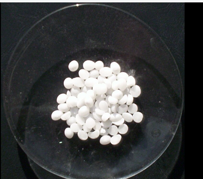 Potassium hydroxide 100 Grms (KOH)
