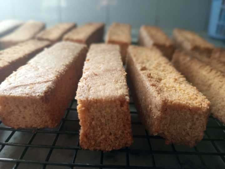 Crispy n crunchy gourmet Cake Rusk - Traditional Rusk & Sweet Snack, Biscuits, cookies | Freshly Baked Tea Time Delight | Gluten-Free Bakery Treats Sweet Treat Gift Box of 400 g