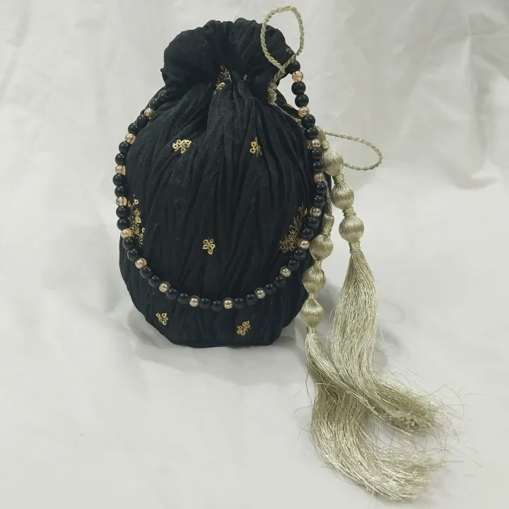 Embroidered%20fancy%20potli%20clutch%20golbag%20for%20wedding%20parties%20and%20gift%20-%20Image%205