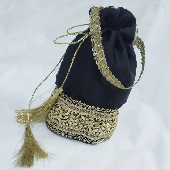 Designer%20Traditional%20Potli%20Bag%20for%20Women,%20Fancy%20Embroidered%20Clutch%20for%20Bridal,%20Weddings,%20and%20Gifting%20-%20Image%203
