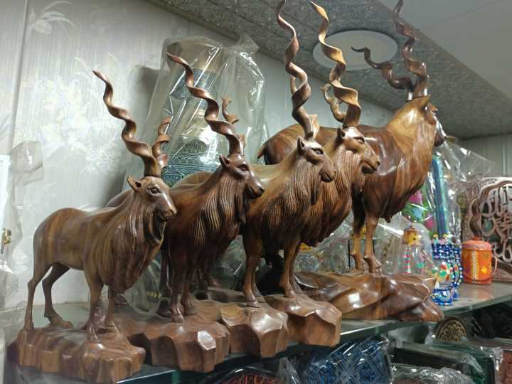 Ù…Ø§Ø±Ø®ÙˆØ± Ù„Ú©Ú‘ÛŒ Ú©Ø§ ÛØ§ØªÚ¾ Ø³Û’ ØªÛŒØ§Ø± Ú©Ø±Ø¯Û