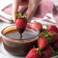 Ferrero Nutella Chocolate Hazelnut Spread 350 g (Made in Italy). 