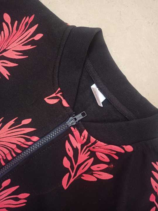 Red%20and%20Black%20Zipper%20Jacket%20-%20Image%207