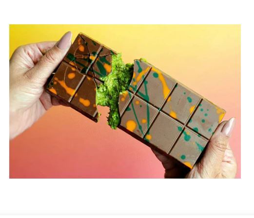 Fix%20dessert%20chocolatier%20dubai%20chocolate%20with%20pistachio%20and%20tahini%20paste%20encased%20in%20milk%20chocolate%20%7C%20Imported%20%7C%20In%20best%20&%20original%20quality%7C%20200gm%20-%20Image%203