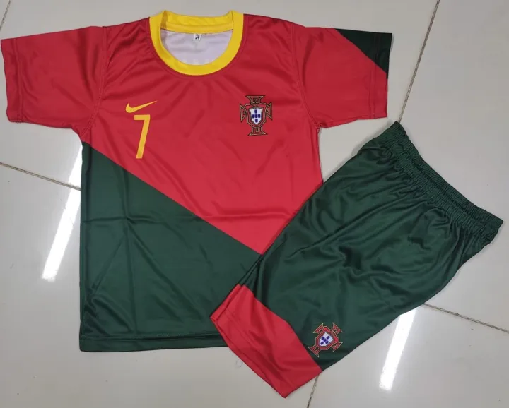 ronaldo%20purtgal%20foot%20ball%20shirt%20kit%202022%20-%20Image%206