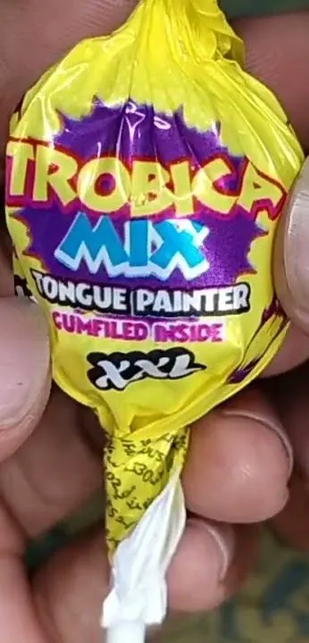 (50%20pcs)%20Mix%20Tongue%20Painter%20Gum%20Filled%20Lollipop%20-%20Image%203