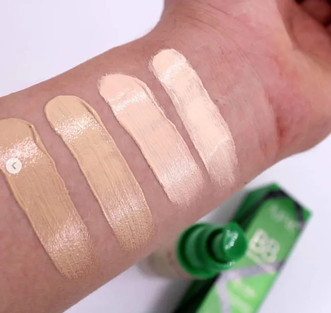 APK%20BB%20Blemish%20Balm%20Cream%20with%20Aloe%20Vera%20Moisture%20-%20Soft%20&%20Gentle%20Skincare%20Solution%20-%20Image%204