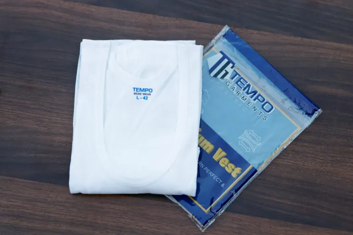 Pocket%20Vest/%20Jaib%20wali%20Banyan%20in%20Half%20Sleeves%20For%20Hajj,%20Umrah%20&%20Tourist%20Pack%20of%203%20Bazo%20-%20Image%204