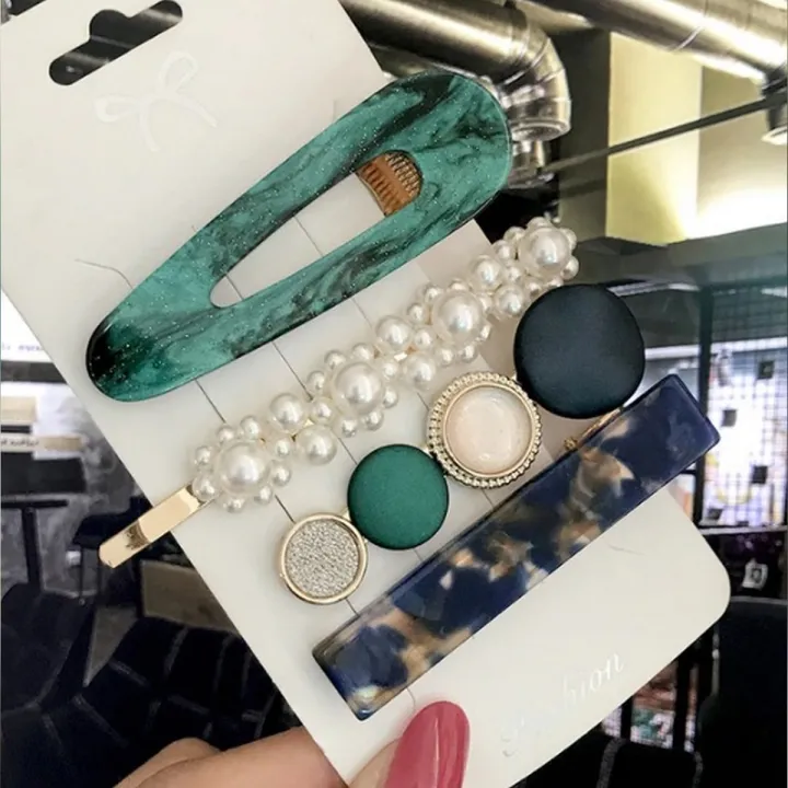 Trendy%20Hair%20Clips%20Set%20For%20Women%20-%20Korean%20Hairpins%20Hairclips%20-%20Hair%20Accessories%20-%204%20Pieces%20-%20Image%202