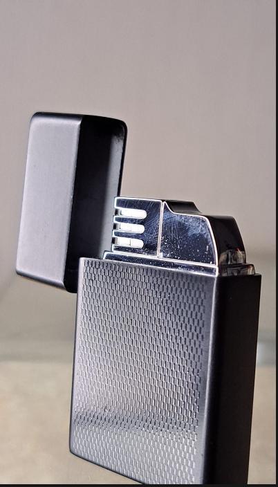 wind proof stop strong lighter . best matel bady lighter