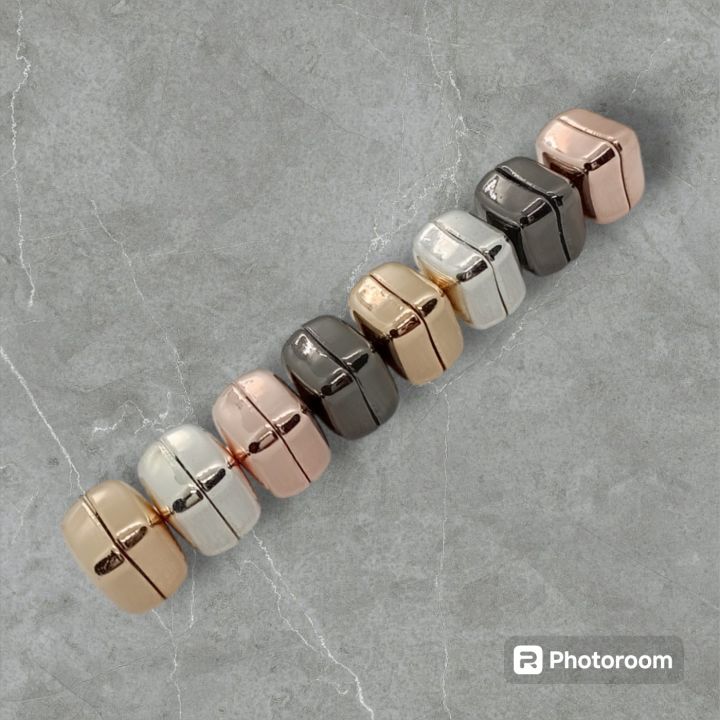 Strong%20Hijab%20Magnetic%20Pins%20No%20Snag%20Multi%20Use%20Hijab%20Magnets%20Professional%20Pinless%20Magnetic%20Hijab%20Pins%20-%20Image%206