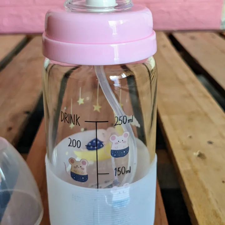 Glass%20Feeder%20for%20baby,%20Baby%20Feeder%20With%20cover%20Imported%20Glass%20Feeder%20250ml/300ml%20-%20Image%202