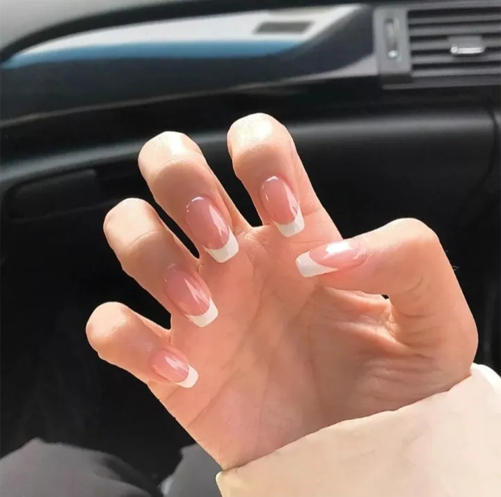 24%20pcs%20stick%20on%20french%20nails,%20artificial%20press%20on%20nails,%20%20nails%20for%20girls%20-%20Image%202