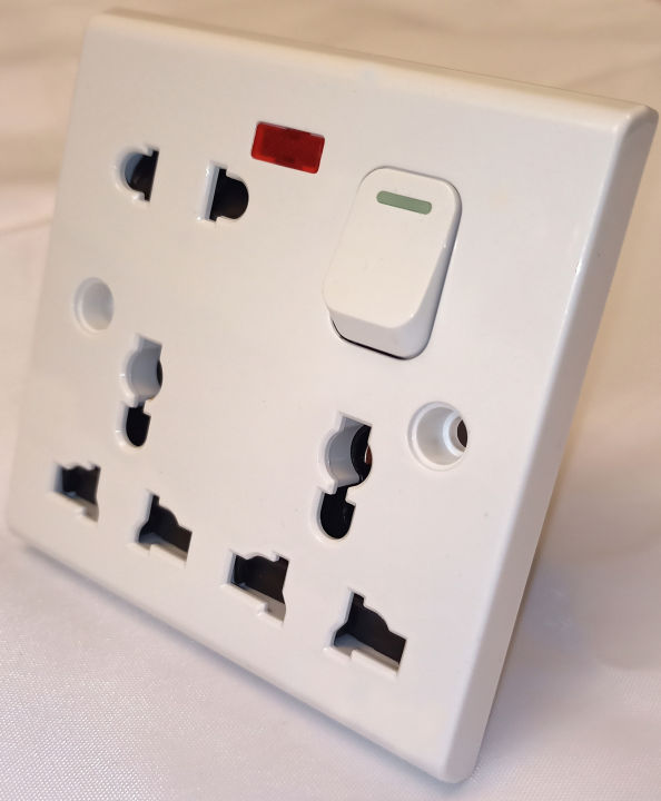 Electric%20Multi-Plug%20(IMPORTED)%20Super-grip%20Universal%20Wall%20Switch%20Socket%2013A%20250V%201%20gang%208%20pin%20-%20(White)%20With%20Indicator%20-%20Image%208