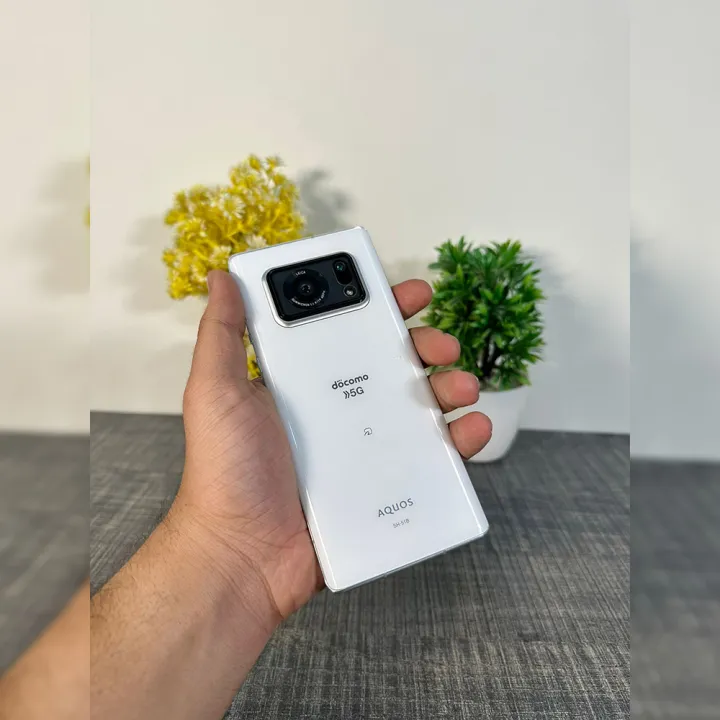 Sharp%20Aquos%20R6%20%7C%20128GB%20Storage%20%7C%2012GB%20RAM%20%7C%20Snapdragon%20888%205G%20%7C%206.67%E2%80%9D%20OLED%20Display%20%7C%20Official%20PTA%20Approved%20-%20Image%204