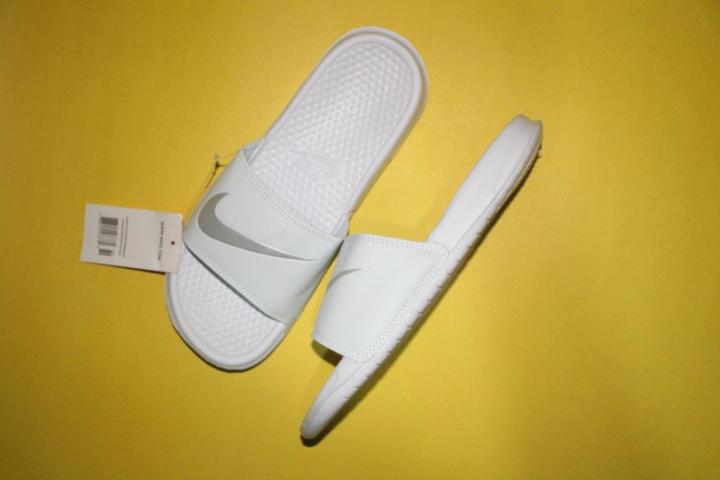WHITE%20New%20Fashion%20Rubber%20High%20Quality%20Casual%20Slipper%20Slides%20For%20Men%20-%20Image%203