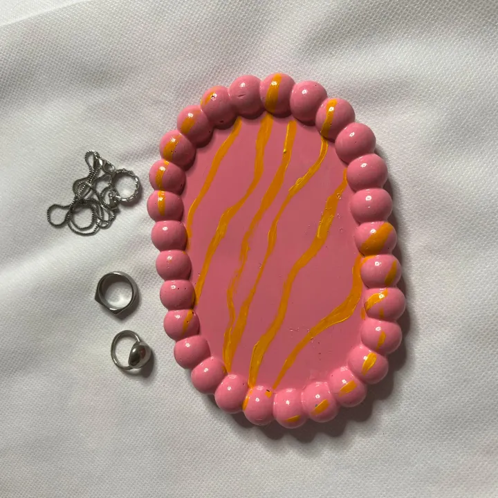 Elegant%20Pink%20Tray%20%E2%80%93%20Stylish%20Tray%20for%20Dressing%20Table,%20Versatile%20Tray%20for%20Table%20Use,%20Decorative%20Tray%20for%20Home%20Decoration,%20Beautiful%20Pink%20Tray%20for%20Jewellery,%20Makeup,%20Perfume%20and%20Accessories%20%E2%80%93%20Perfect%20Tray%20for%20Vanity%20and%20Tabletop%20Organization%20-%20Image%208