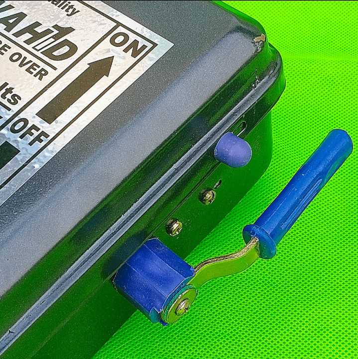 Electrical%20Change%20Over%20Switch%2030Amp%202%20Pole-%20Changeover%20for%202%20Meters%20High%20Quality%20Copper%20Points%20-%20Image%203