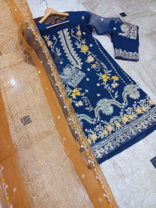 Full%20Embroiderd%20Shirt%20With%20Emb%20Dupatta%203pcs%20%20Shirt%20Stuff%20Organza%20%20Embroidery%20Stuff%20Malai%20Crepe%20%20Emb%20Dupatta%20Size%202.5%20Yards%20Stuff%20Organza%20%20tahi%20-%20Image%202