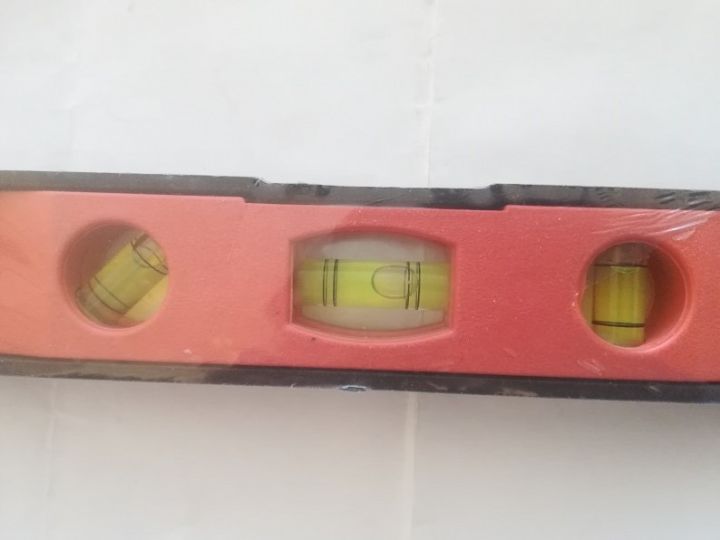 Magnetic%20Spirit%20Bubble%20Level%20-%20Level%20Checking%20Tool%20-%203%20Levels:%20Horizontal,%20vertical%20and%2045%20degrees%20-%20Length:%2023cm%20%20Width:%204cm%20And%20Height:%201cm%20Approximate%20-%20Image%204